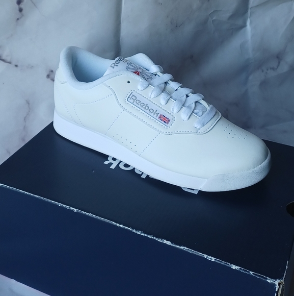 Shoes - Picture 1 of 4